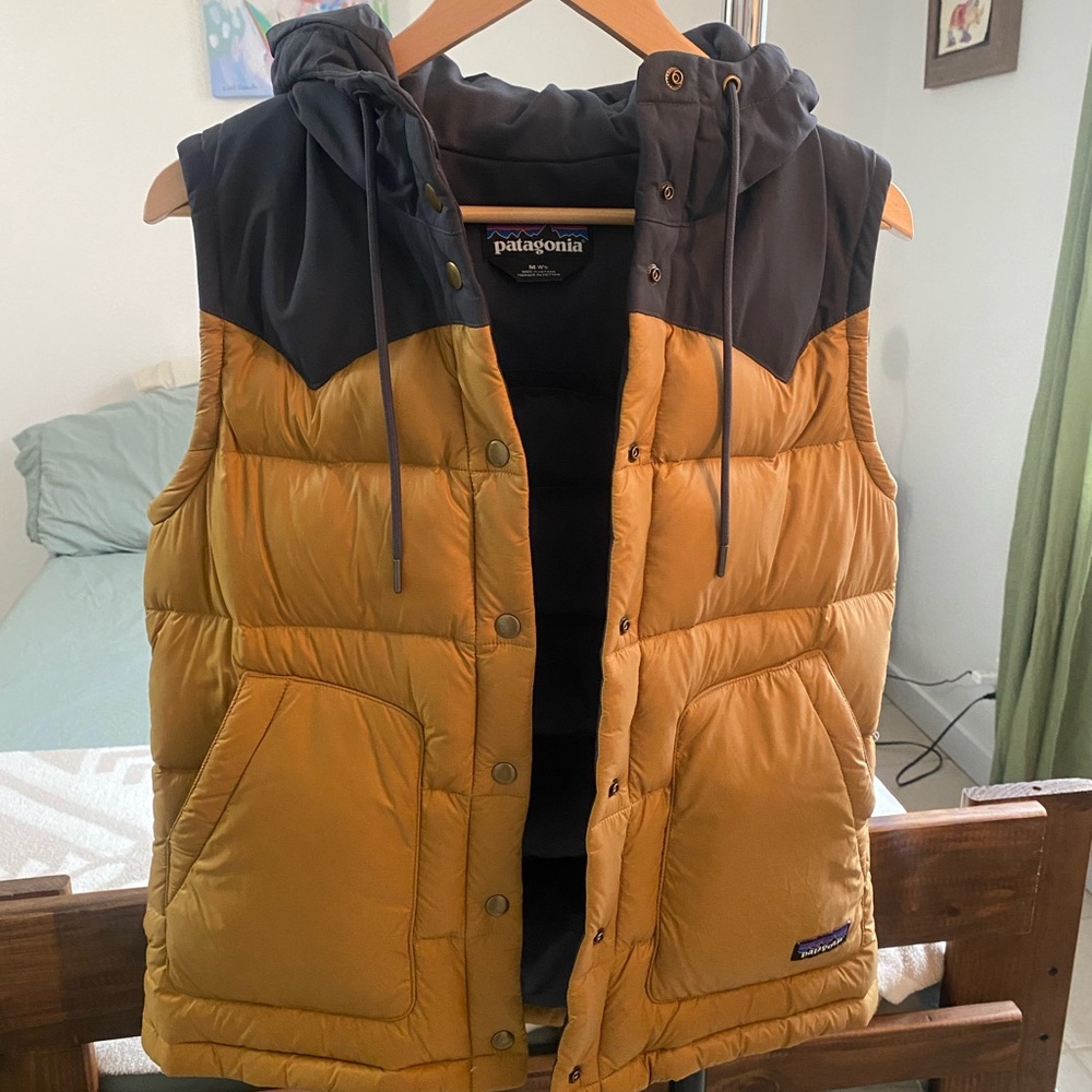 Patagonia Bivy Navy and Tan Hooded Puffer Down Vest - Picture 2 of 12